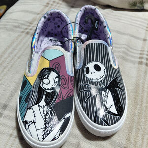 Women's Nightmare Before Christmas Slip-On Sneakers US 6 White Black